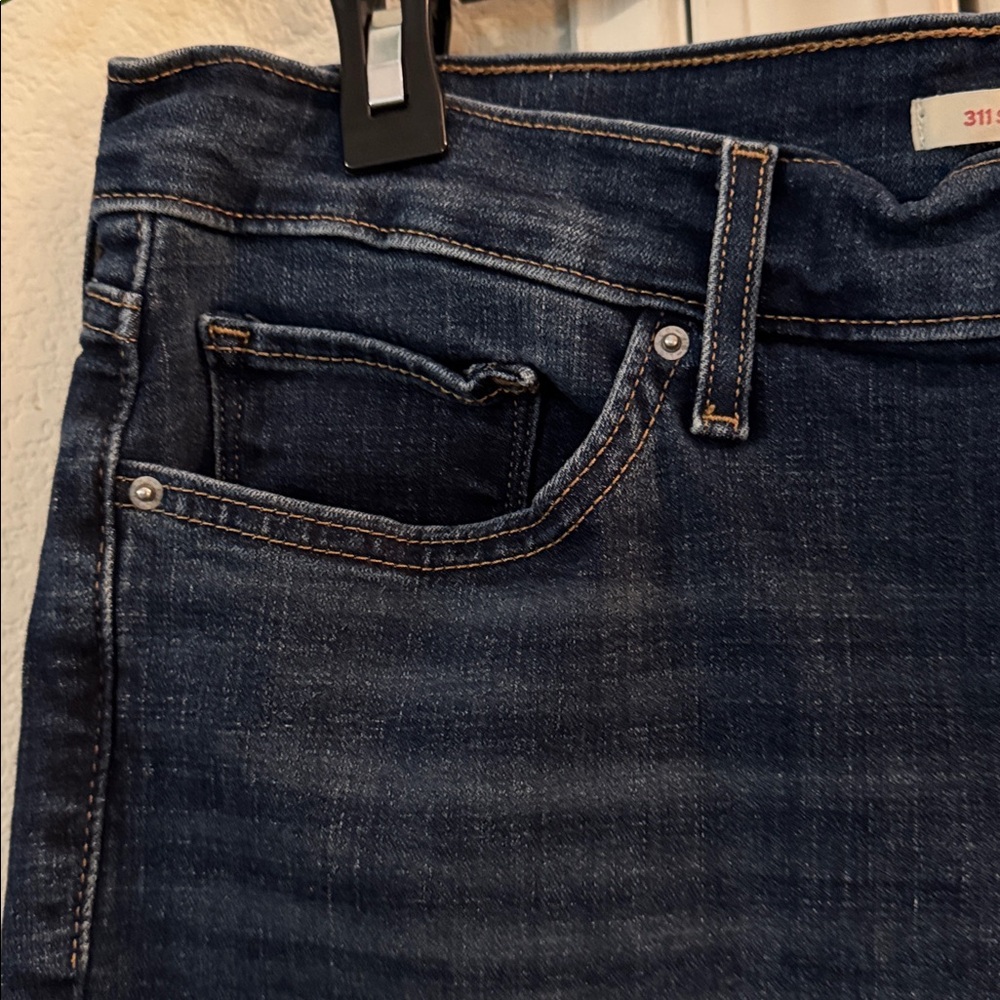 Levi’s Jeans - Picture 3 of 8